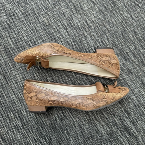 Anne Klein flats - Picture 5 of 8